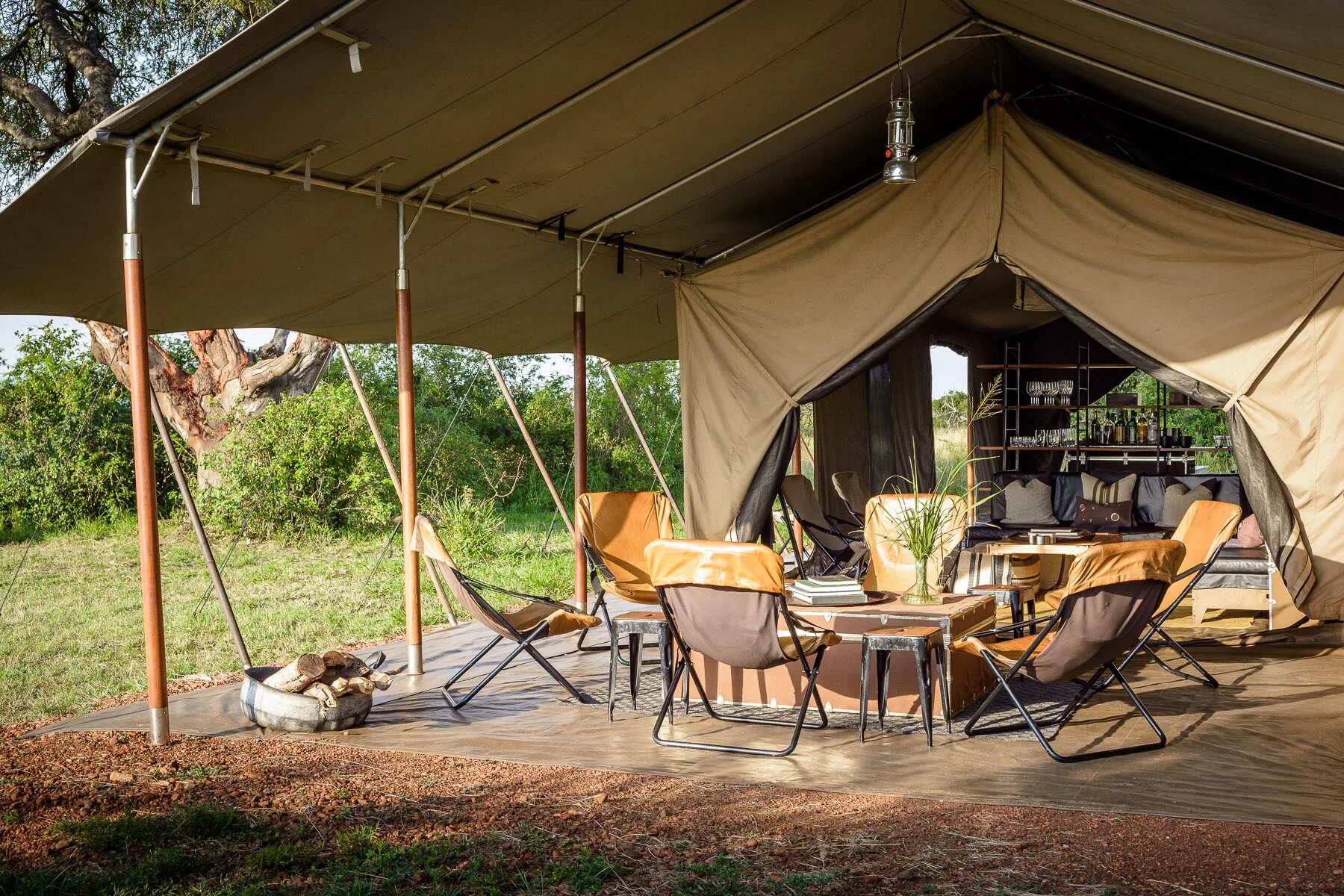 Полевой лагерь походный. Мобильный кемпинг. Палатки в африке. Safari lodge serengeti. Кемпинг в африке.