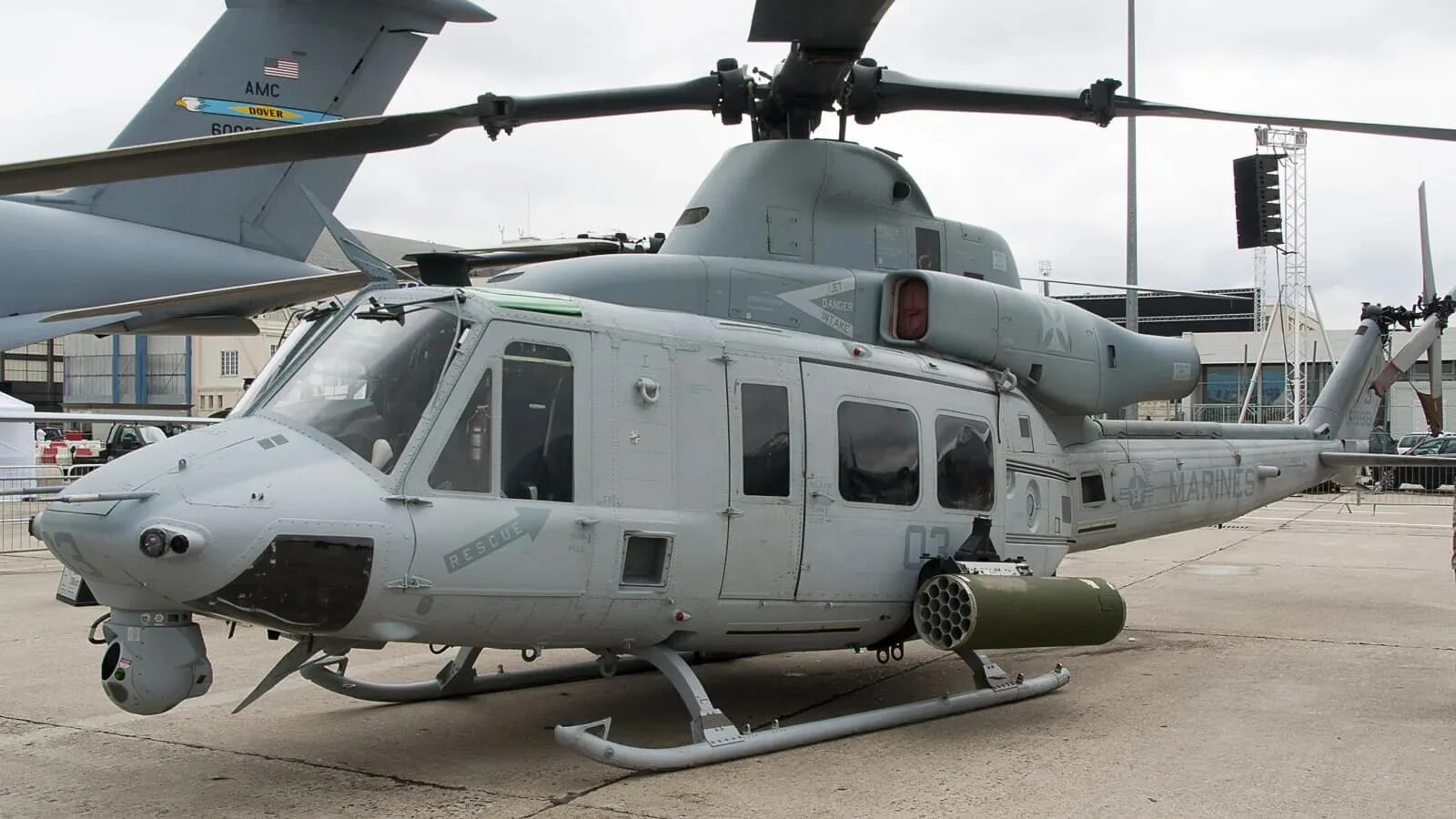 Uh 1y venom. Вертолет uh-1y. Uh-1y venom вертолет. Uh 1 venom. Вертолет uh1 venom.