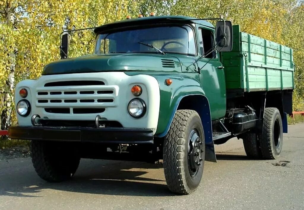Год выпуска борт. Зил 130. грузовик зил 130. зил 130 бортовой. зил-130 грузовой автомобиль.