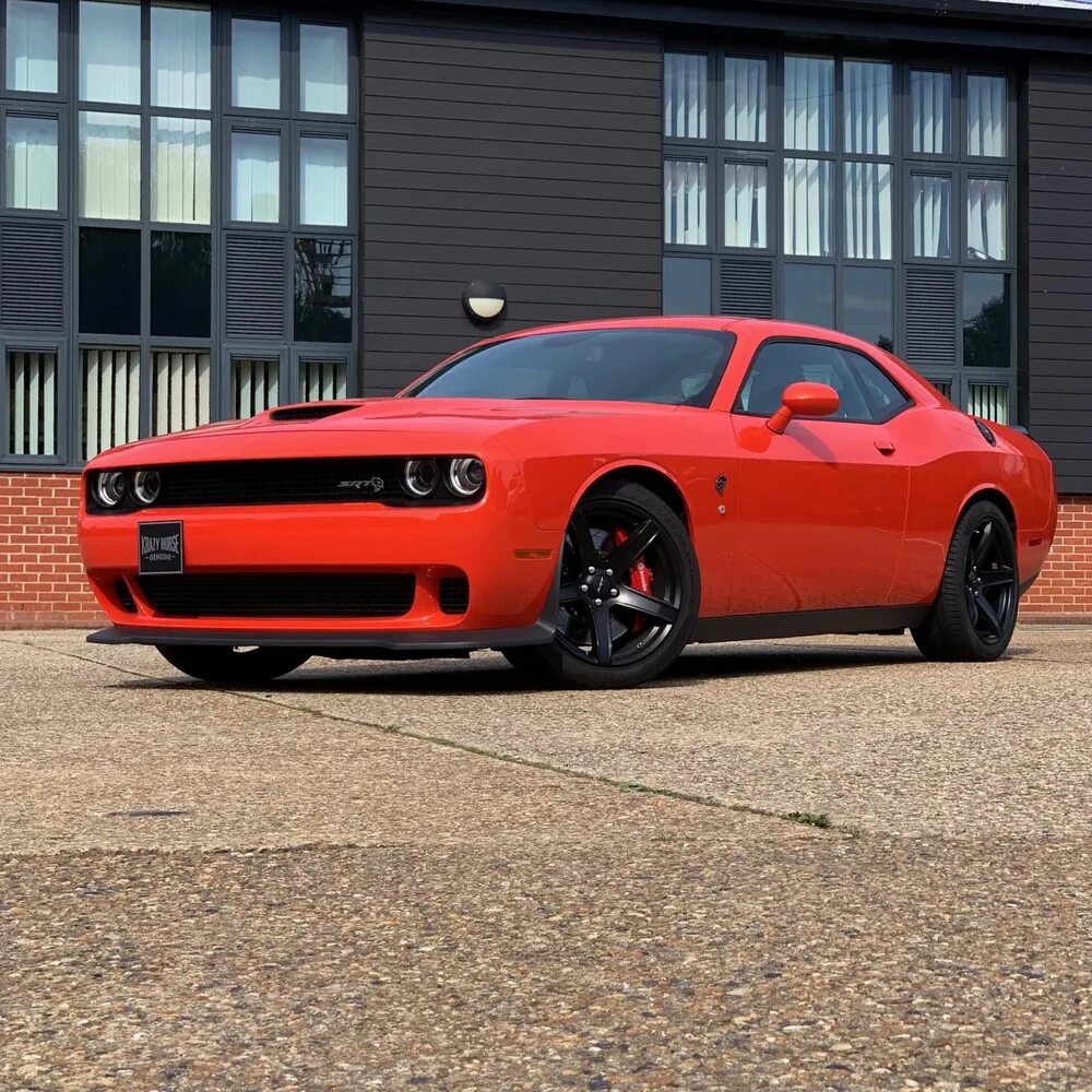 Додж hellcat challenger. Dodge challenger срт. Dodge challenger hellcat характеристики. Dodge challenger hellcat. Dodge challenger hellcat.