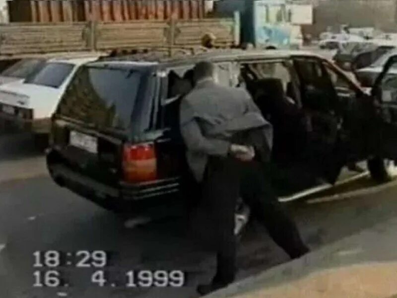 убитый мерседес 140. машины опг. криминальные группировки. подольская опг 90е. машины опг.