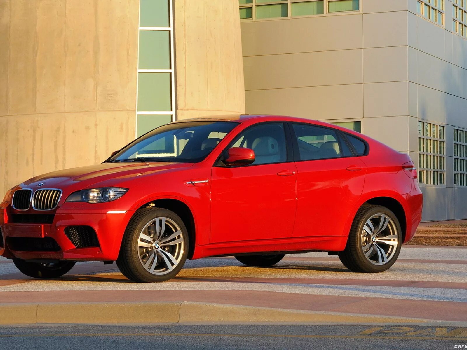 БМВ х6 красная. BMW x6m красный. BMW x6 хэтчбек. BMW x6m 2009.