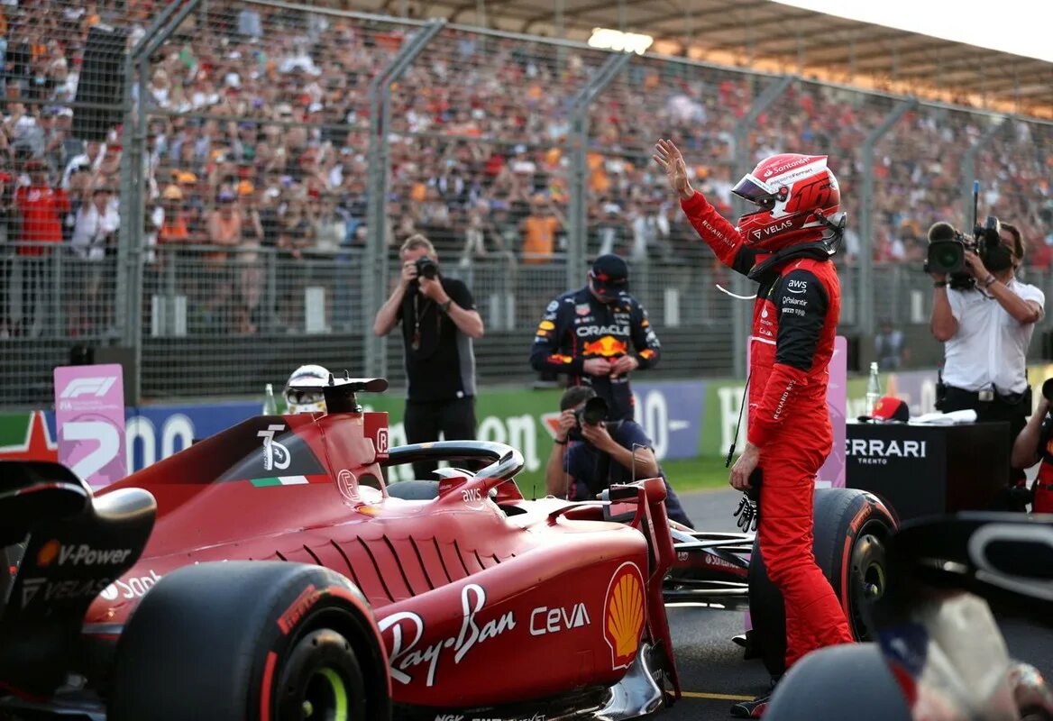 Формула 1 австралия. F1 Grand prix Melbourne 2022 Leclerc. Феррари ф1 2022. Леклер формула 1. F1 Ferrari Pilot Leclerc.