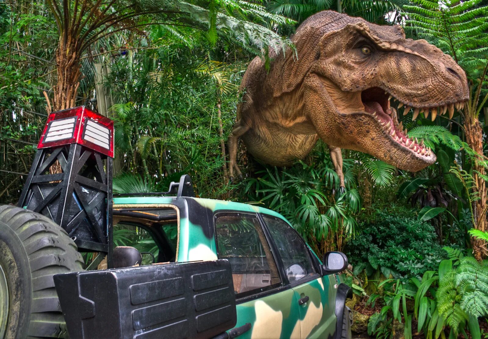 Jurassic t rex. Парк Юрского периода 1993 Тиранозавр. Парк Юрского периода Юниверсал студио. Парк Юрского периода 1 динозавры. Тираннозавр парк Юрского периода 1.