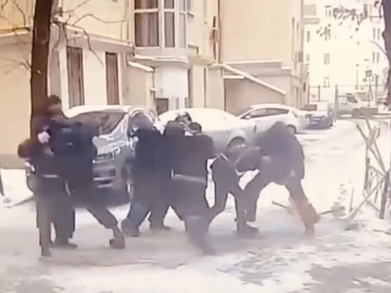 Массовая драка полиции. Массовая драка полиции. Массовая драка полиции. Массовая драка полиции. Массовая драка полиции.