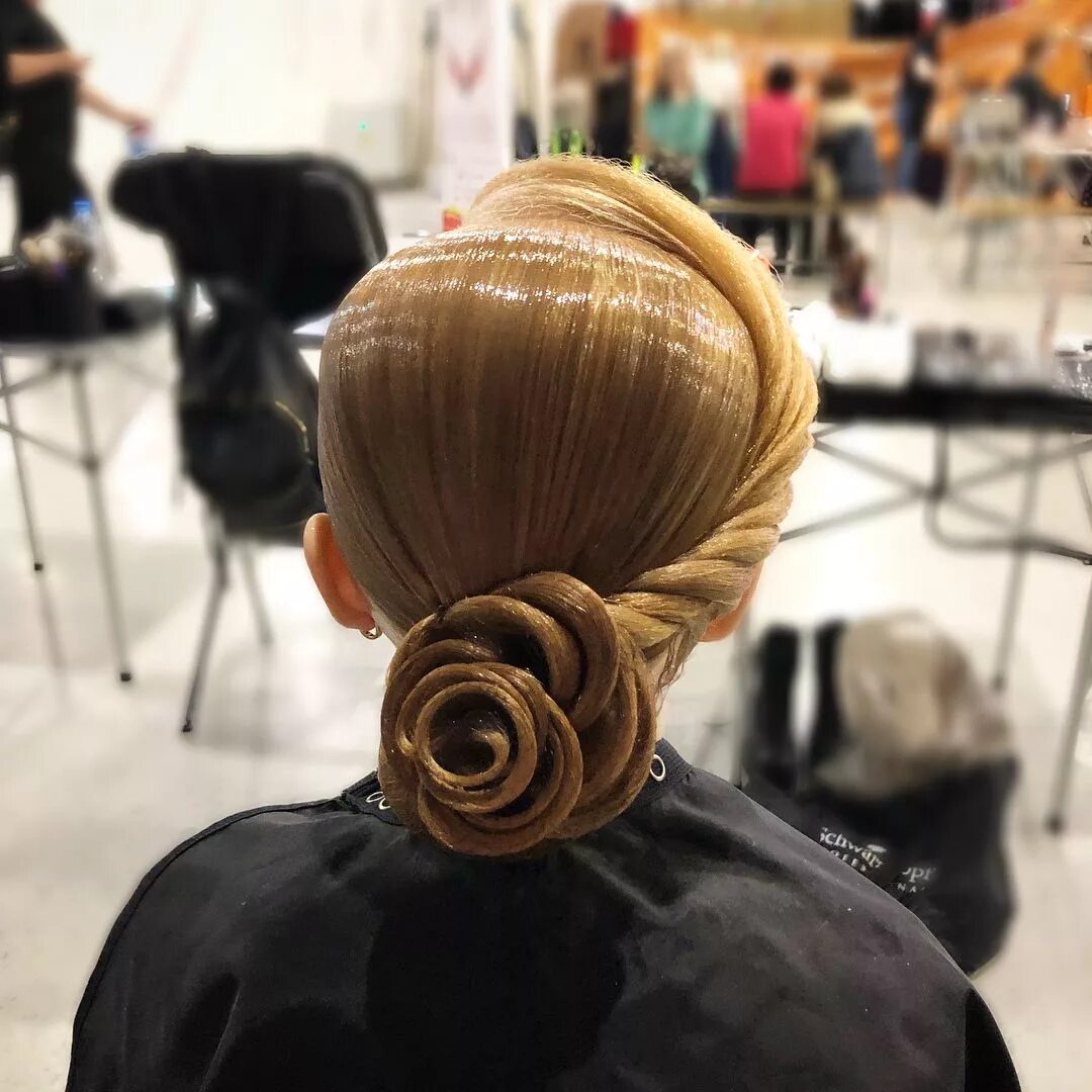 Pin by Marisa Mastella on Acconciature da ballo Dance competition hair, Dance ha