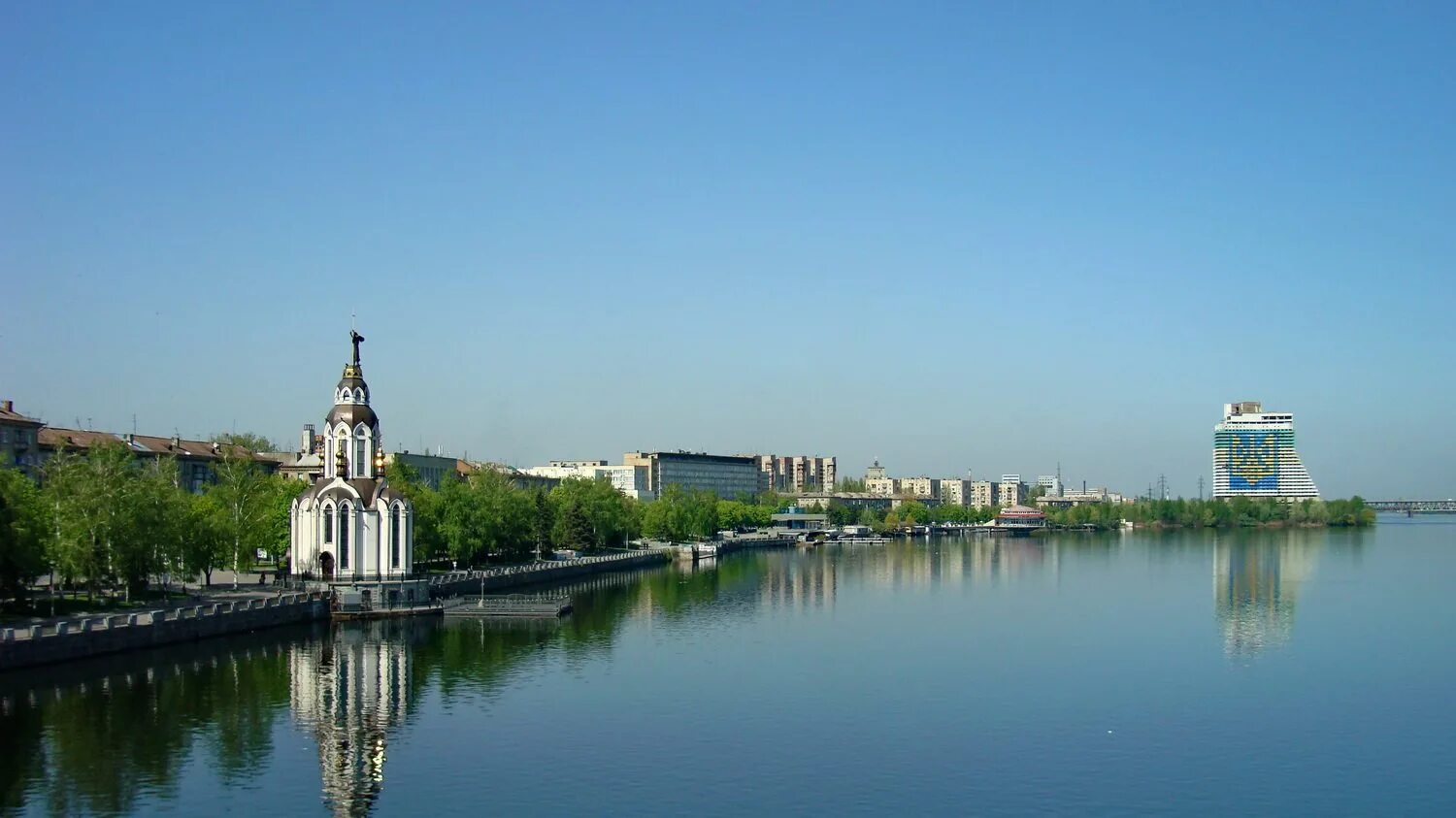 Набережная Днепра в Днепропетровске. Запорожье река Днепр набережная. Киев набережная Днепра. Днепр достопримечательности. Город на днепре 5