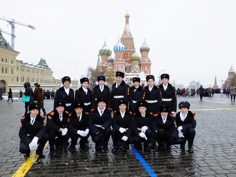 Почему парад 7 ноября. Парад на красной площади 7 ноября 2025. парад 7 ноября 2025 в москве. парад 7 ноября реконструкция. кадеты в красной площади в форме.