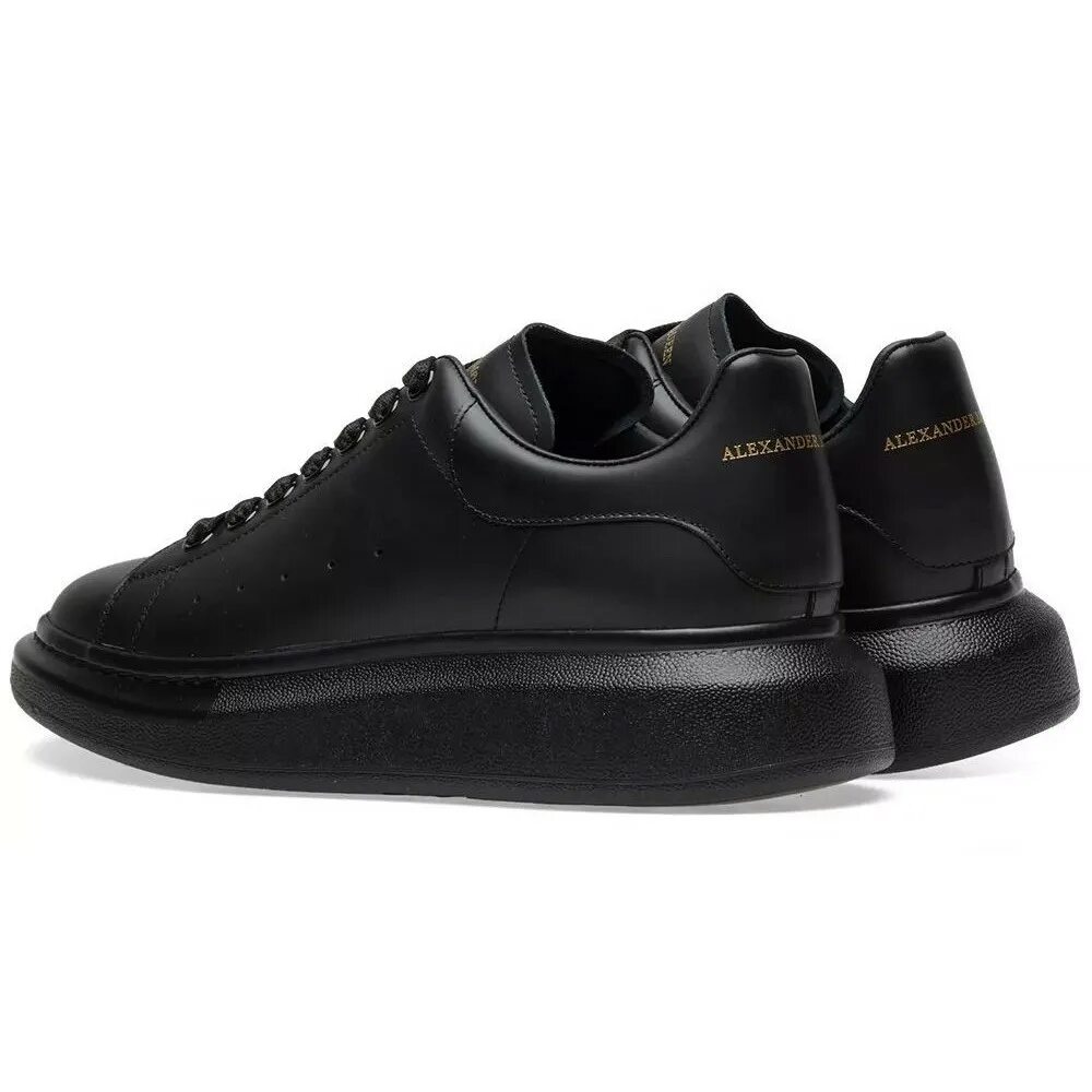 Alexander MCQUEEN кроссовки all Black. Alexander MCQUEEN черные мужская обувь. Черные кроссовки Alexander MCQUEEN черные. Alexander MCQUEEN кроссовки мужские.