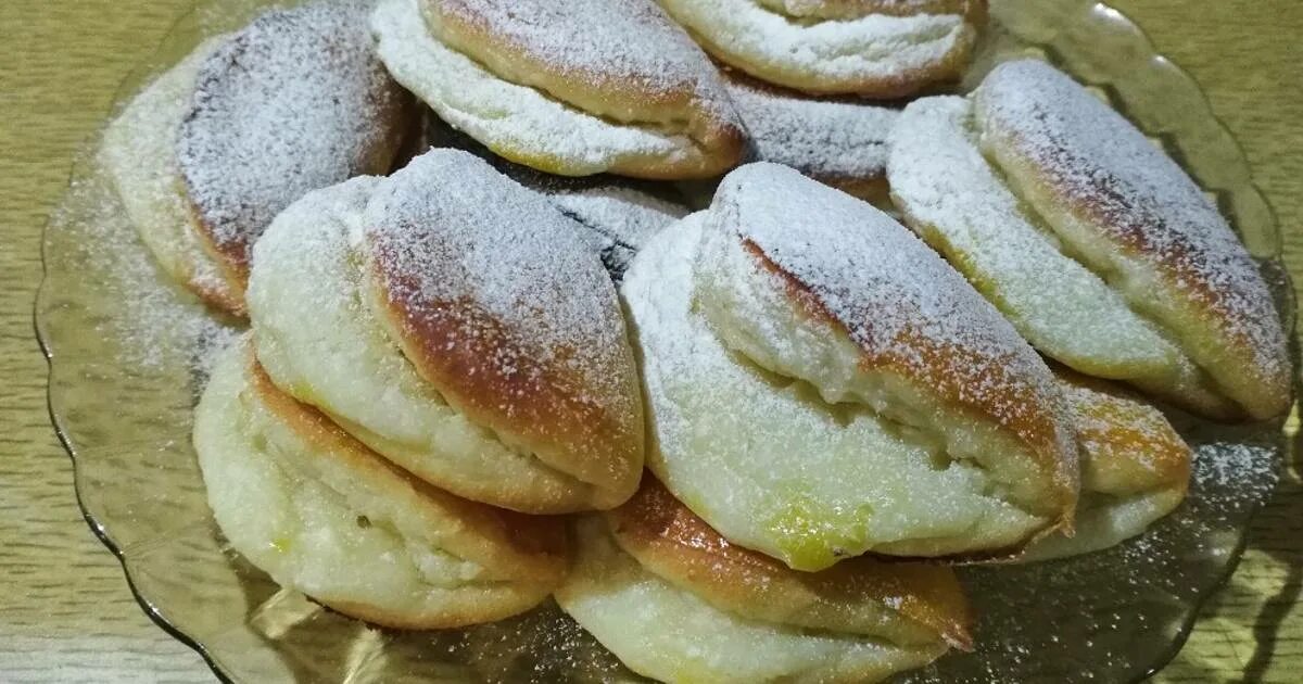 Сочник декор. Сочник рецепт со сметаной. Сочники. Сочники с творогом картинки. Сочник рецепт со сметаной.