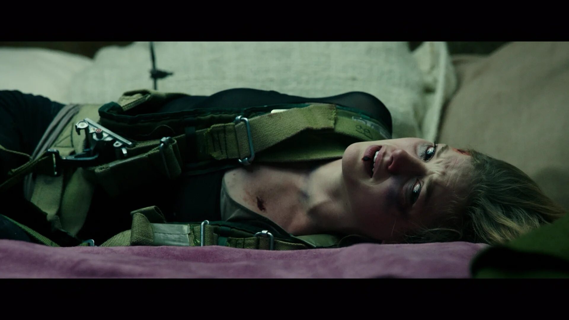 Пока не дыши. Jane levy 2016 не дыши.