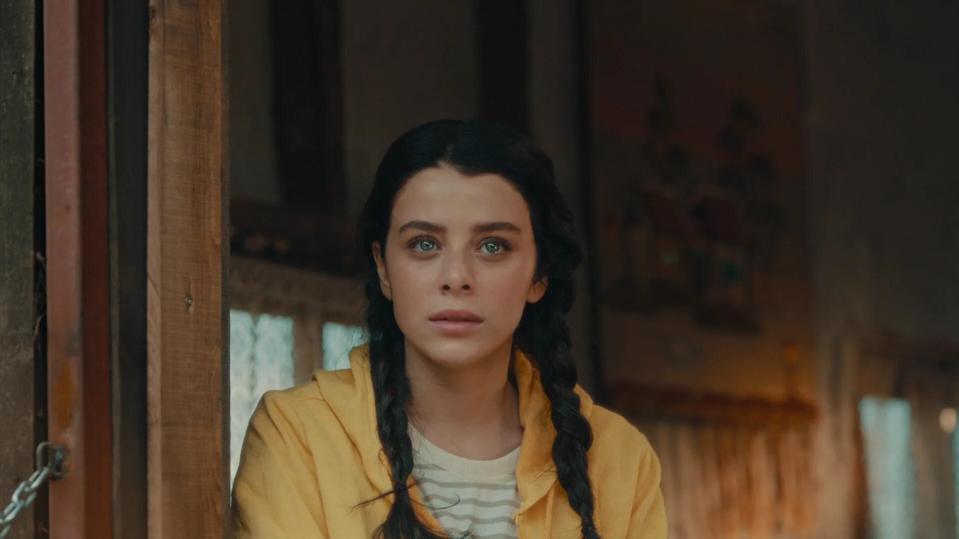 Римский феникс. Птица феникс садко. Турецкий сериал с русской актрисой. Турецкий фильм жар птицы актеры. Перья жар-птицы.