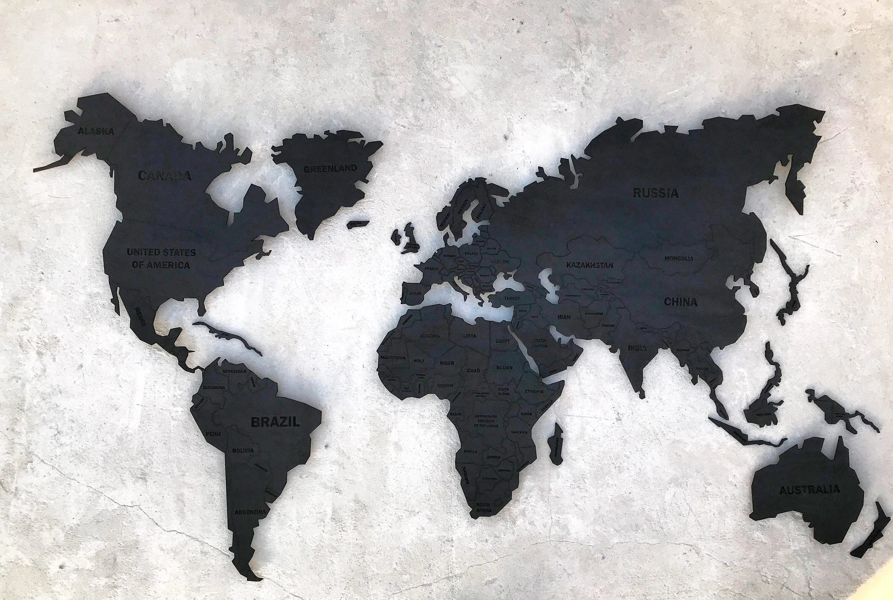 Черная карта мир. Деревянная карта мира черная. Карта мира черная. Деревянные скретч карты мира. Карта мира из дерева черная.