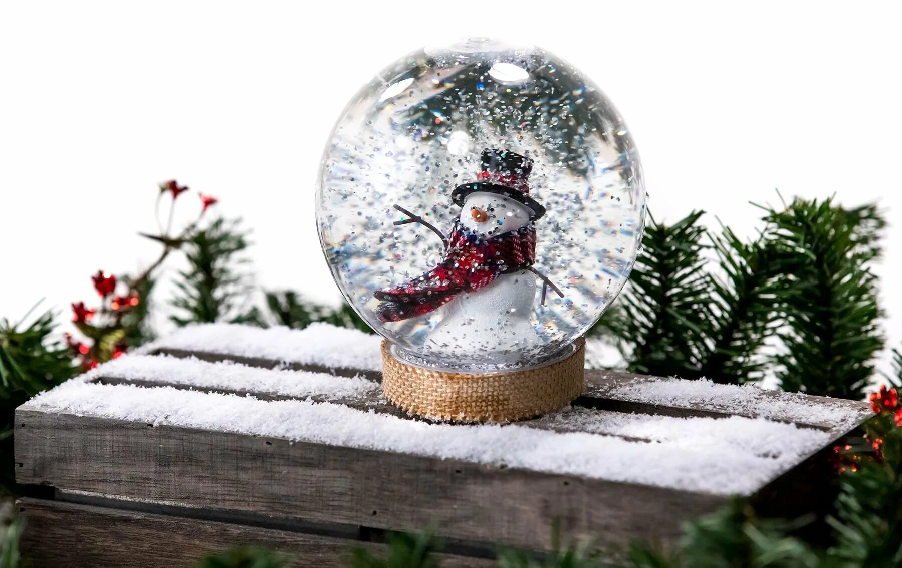Зима в шаре. Snow Globe снежный-шар. Новогодний стеклянный шар. Новогодний шар со снегом. Рождество в Снежном шаре.