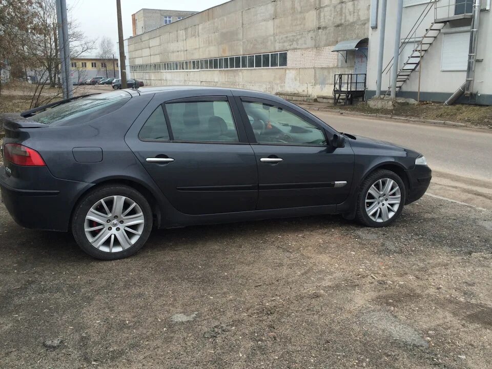 Диски рено лагуна 2. Диски рено лагуна 2. Диски r17 renault laguna. Рено лагуна 2 на 17 дисках. Диски рено лагуна 2.