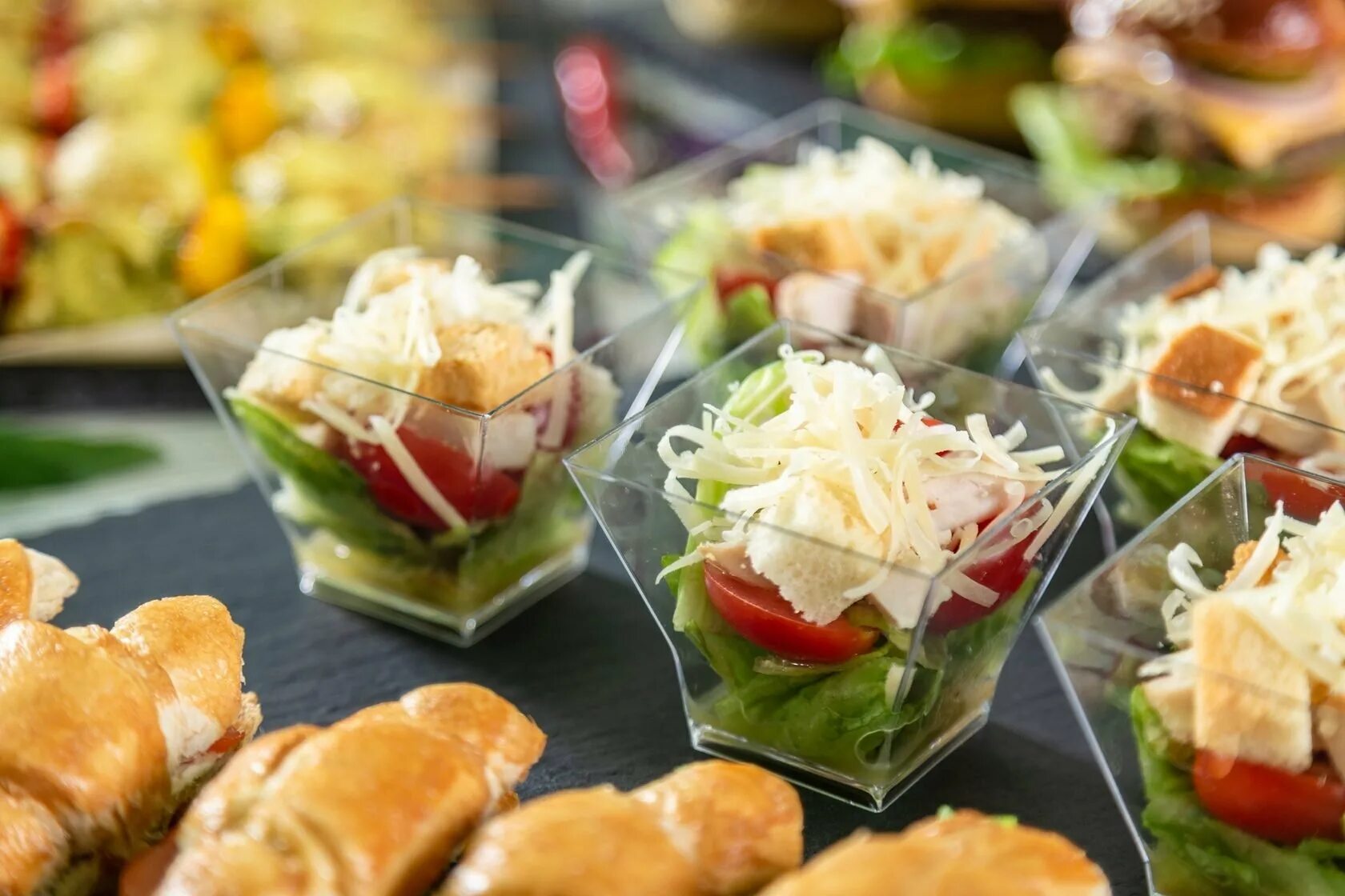 Свадебный фуршет. Сладости для фуршета. Мини кейтеринг. Свадебный фуршетный стол. Мини кейтеринг.