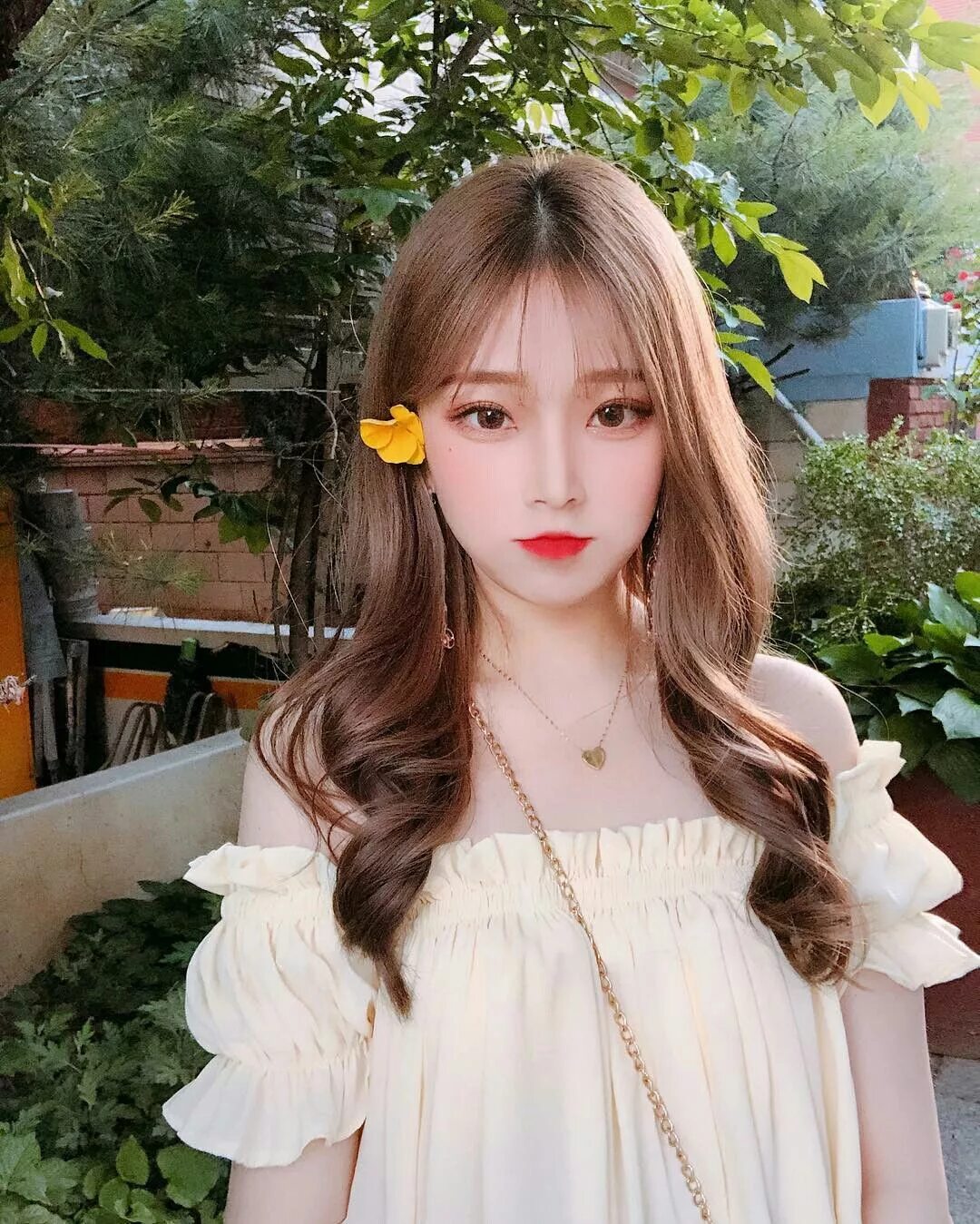 Как стать похожей на кореянку. Sooviin38 aesthing. Sooviin38 без макияжа. Настоящие кореянки. Кореянки без макияжа.