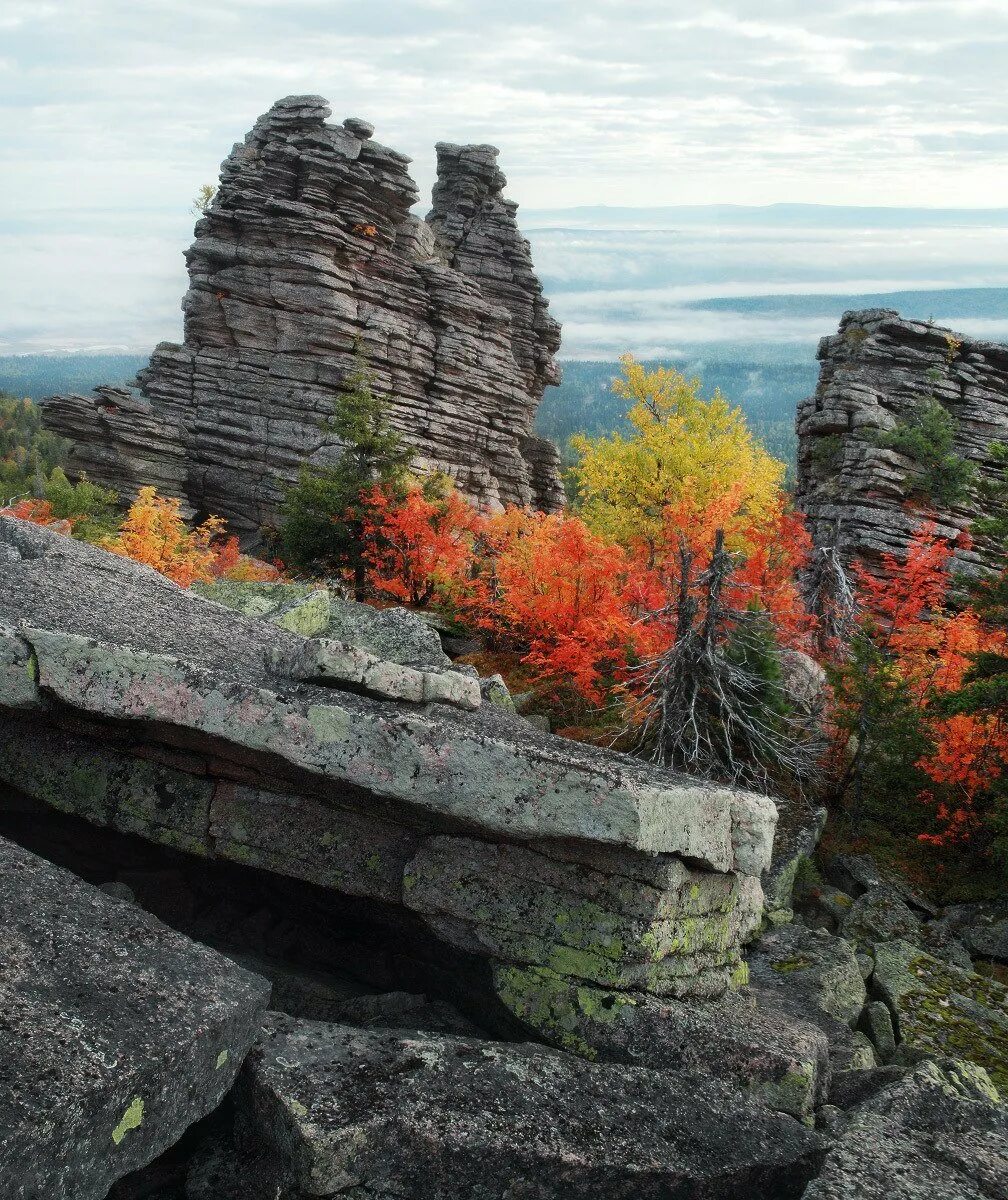 в пермском крае каменный каменный город. хребет инзерские зубчатки. «каменные корабли». ладожские шхеры скалы. скалы севера.