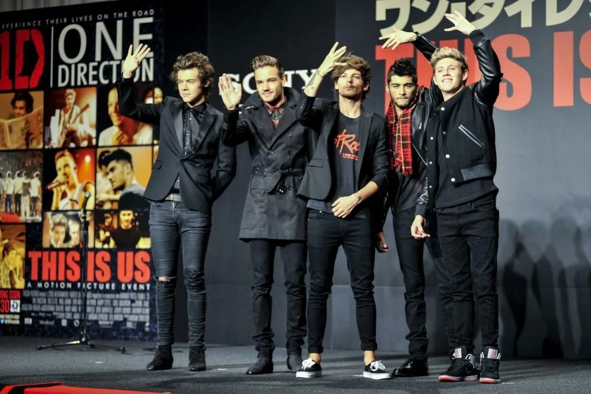 This is one. One direction фотосессии 2015. one direction this is us. one direction this is us обложка. one direction возвращаются.