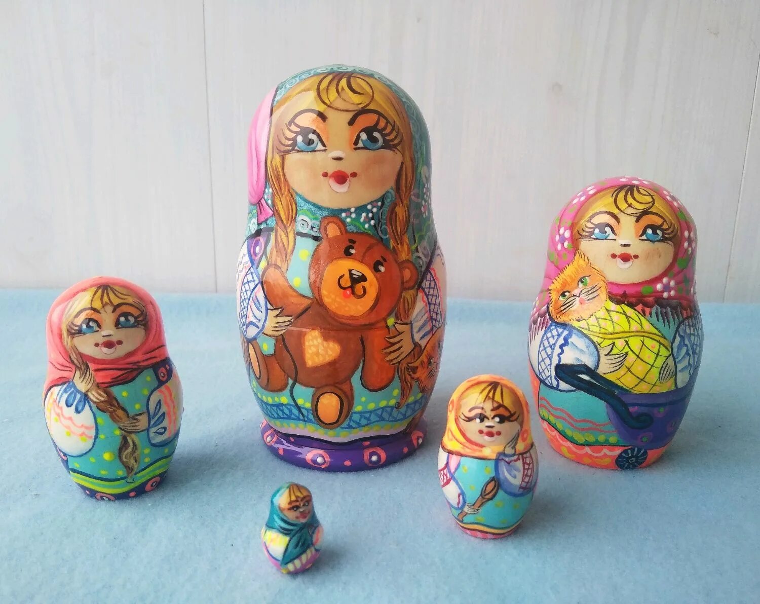 Матрешка боярыня. Матрешка деревянная. Матрешка морозко. Советские открытки с матрешками. Матра матрешки.