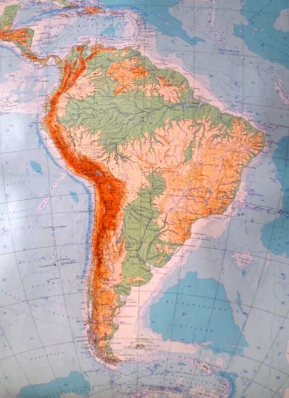 В какой части материка находятся анды. Кордильеры Южной Америки. Анды и Кордильеры. Горы Анды на атласе. Горы Анды и Кордильеры на карте.