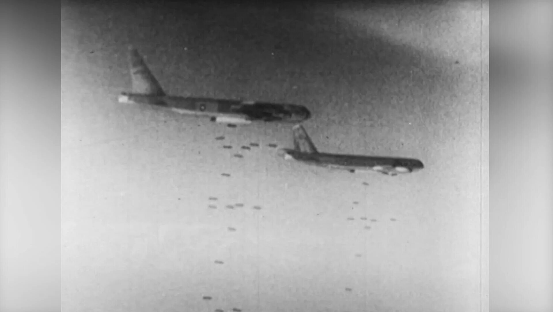 Бомбардировка белграда 1999. Бомбардировка белграда. Бомбежка в сербии 23 марта 1999. Сербия после бомбардировок 1999. Бомбардировки нато югославии 1999.