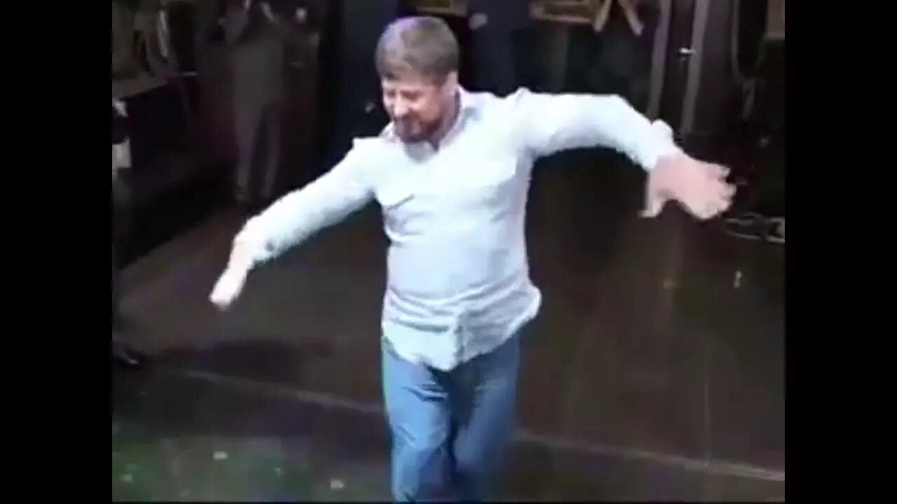 Рамзан кадыров лезгинка. Рамзан кадыров танец. Чечня резиденция кадырова. Рамзан ахматович танцует. Кадыров рамзан ахматович лезгинка.
