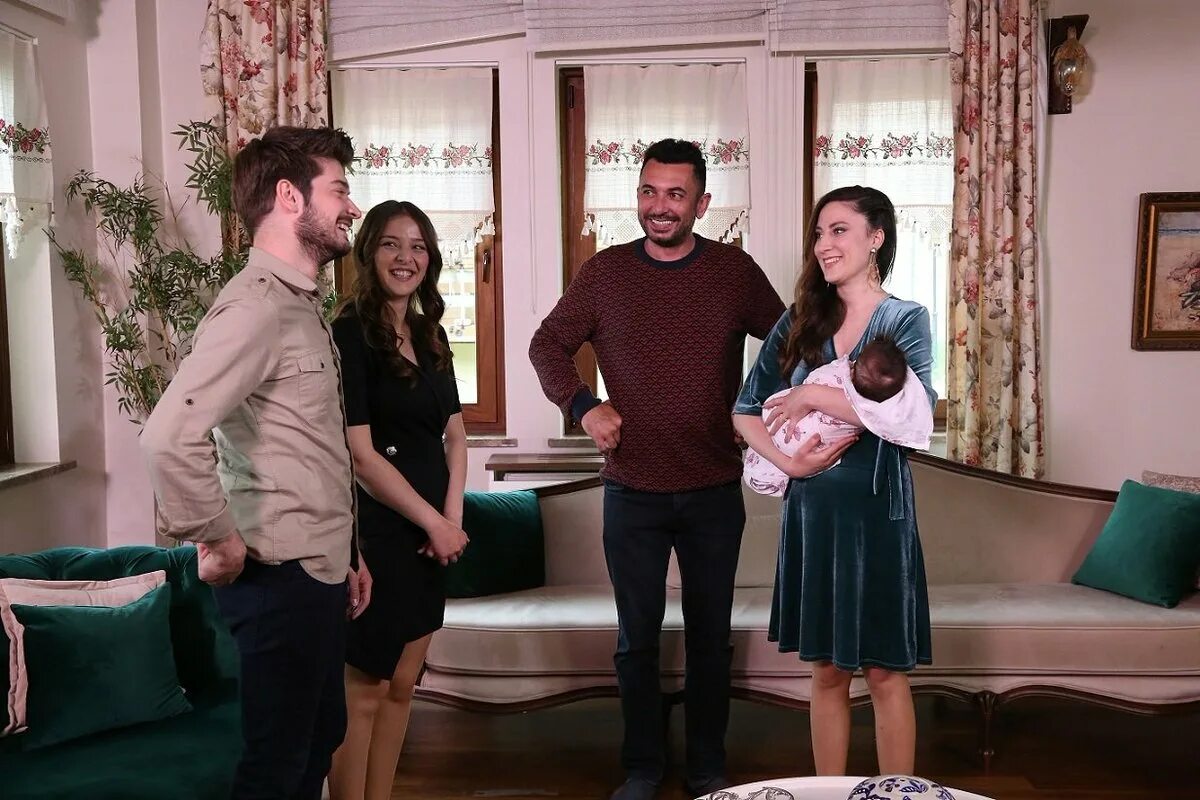 Полярный турецкий. Полярный турецкий. Полярный турецкий. Полярный турецкий. Aslihan güner полярная звезда.