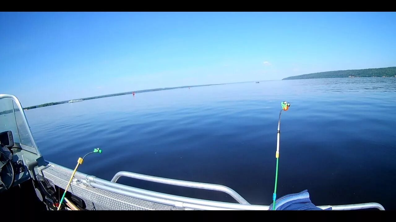 Рыбалка с лодки на бортовые удочки на волге. Ловля рыбы на кольцо. Рыбалка с лодки на бортовые удочки на волге. Рыбалка на кольцовку с лодки. На кольцо рыбалка с лодки волге.