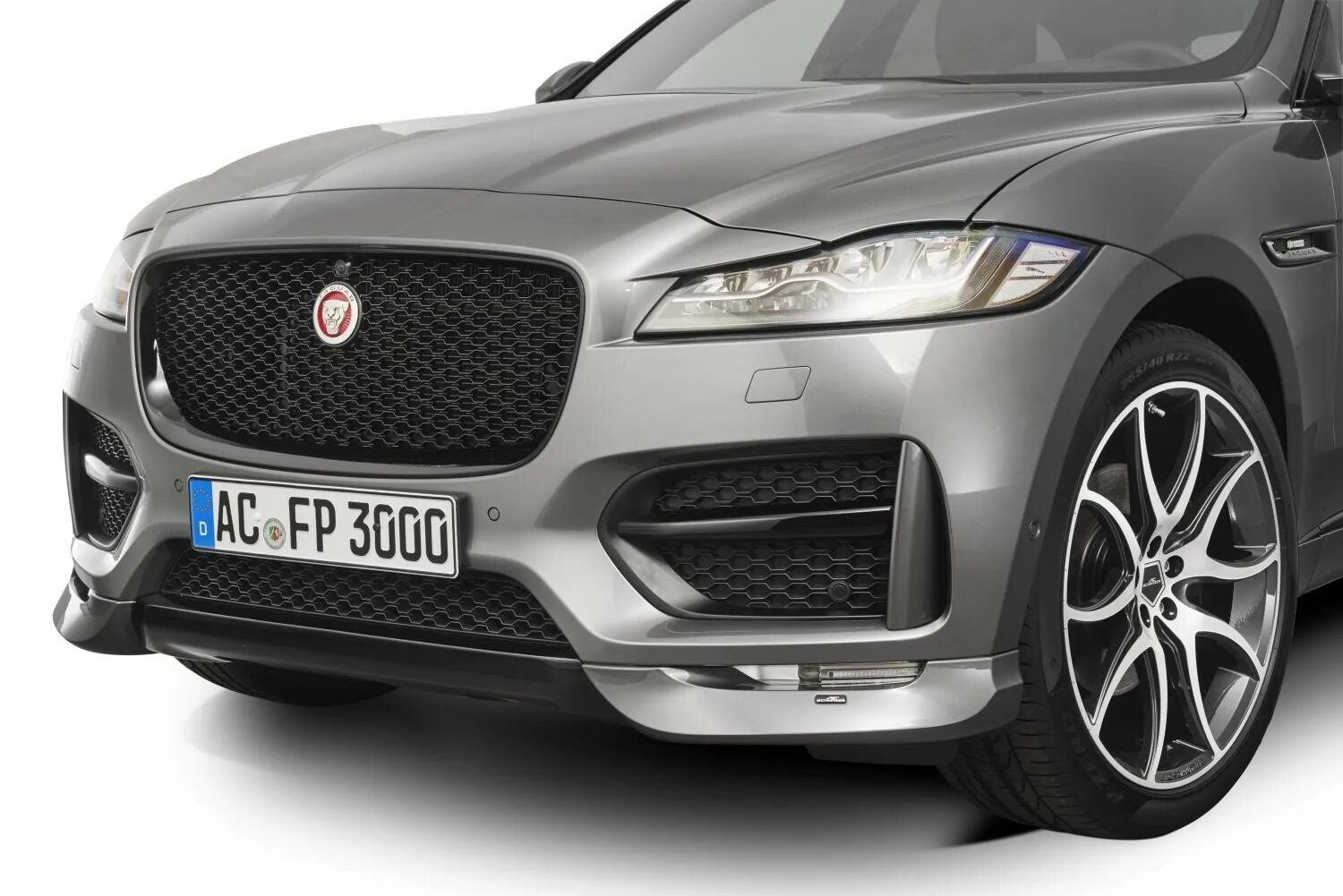 Бампер f pace. Jaguar f-pace бампер передний. jaguar f pace обвес бампера. бампер ягуар f pace. решетка jaguar f pace sport.