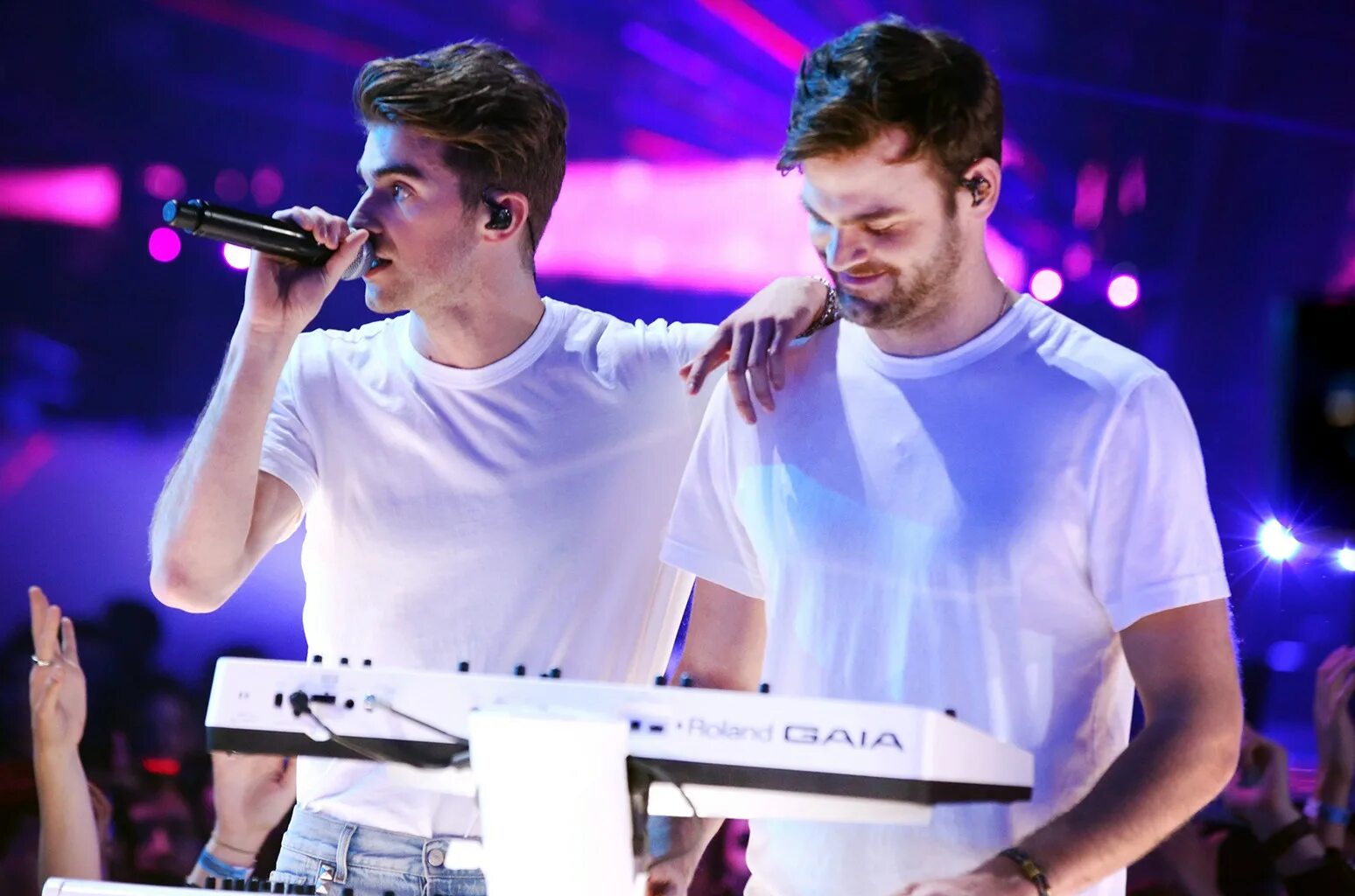 Chainsmokers record. Группа the chainsmokers. алекс полл chainsmokers. the chainsmokers американский дуэт.
