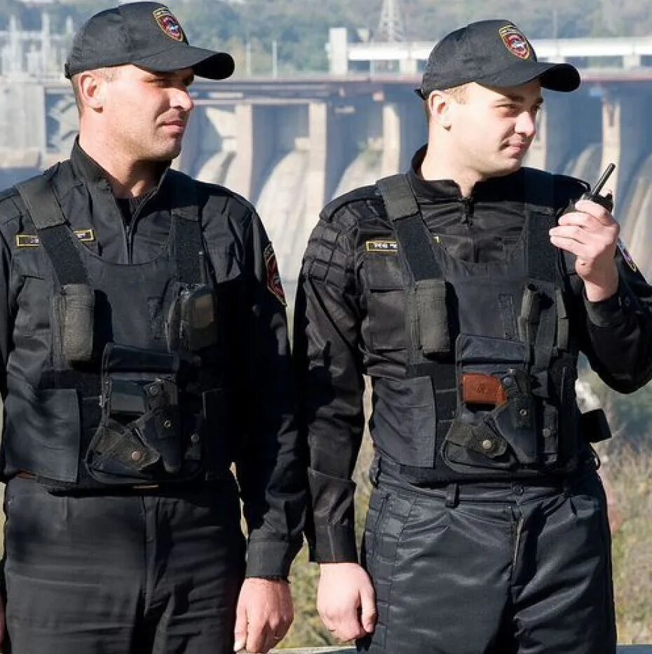 Чоп арсенал челябинск. Наши-3 ооо чоп. Охранник. Чоп охрана. Вооружённая охрана чоп гбр.