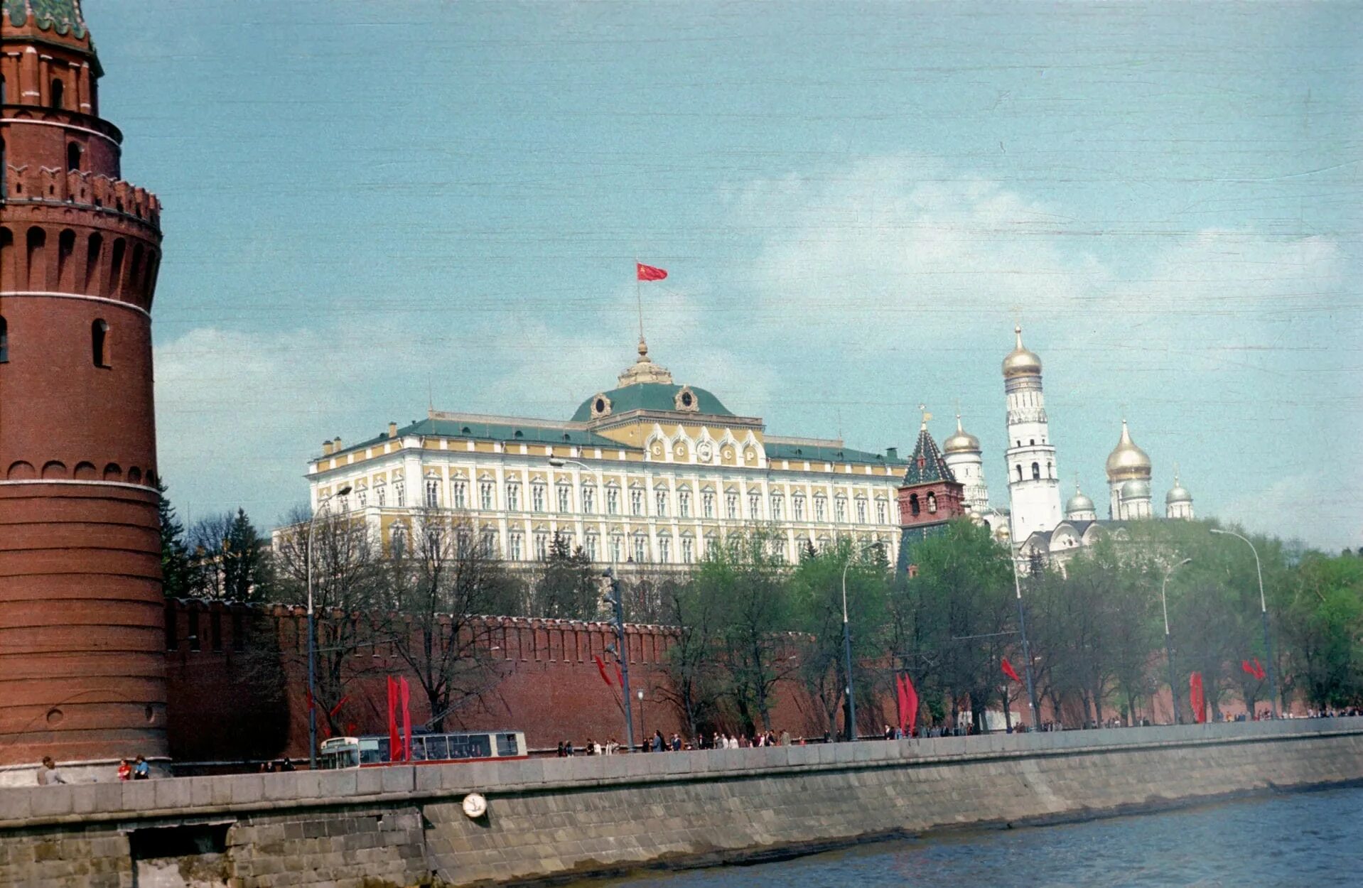 Кремлевская ссср. Московский Кремль 1991. Кремль СССР. Московский Кремль 1991 СССР. Московский Кремль 1990.