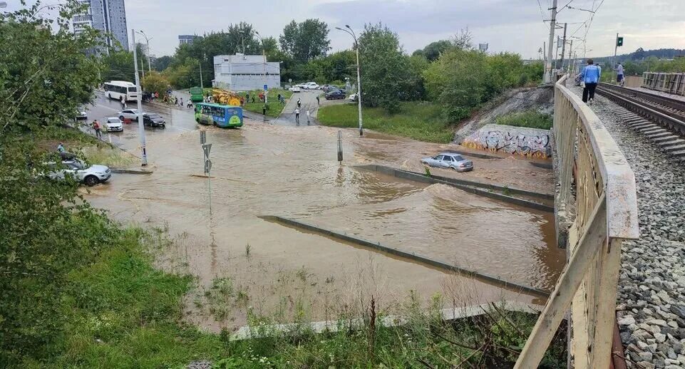 Потоп. Потоп в Екатеринбурге. Покажи какое было наводнение в 2018 году в городе Бийске.