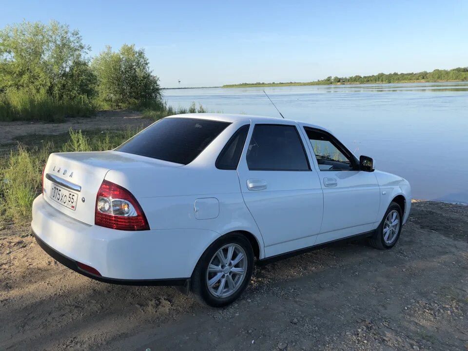 Новый сеат ateca. Авто атика. Приора хэтчбек аттика р14. Аттика на приоре снежка. Приора 2 хэтчбек аттики.