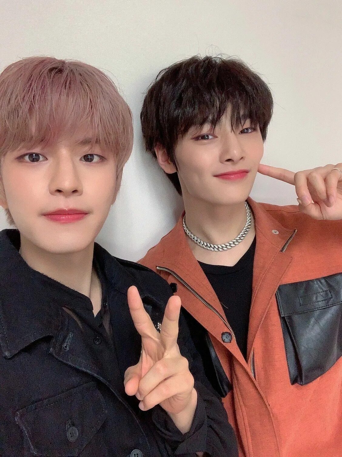 Сынмин и ти. Сынчоны stray kids. сынмин и чонин. сынмин и хенджин. фф чонин и сынмин.