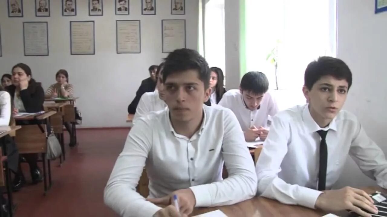 Школа 11 дербент. Сош 11 дербент. 11 школа дербент. Сош 20 дербент. Директор 11 сош дербент.