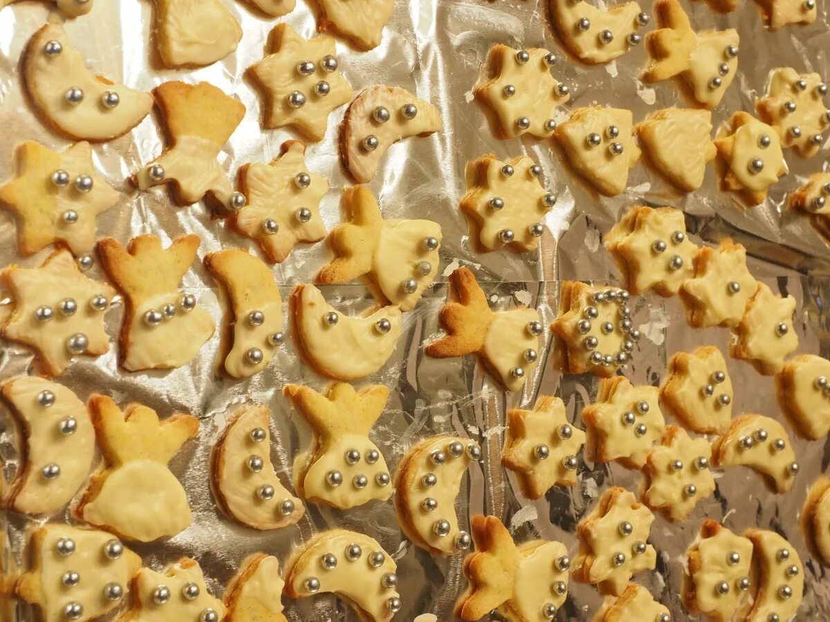 Mini Pumpkin Pie Slice Cookies Pumpkin pie cookies, Thanksgiving treats, Mini pu