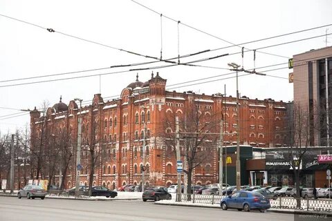 Напротив вокзала