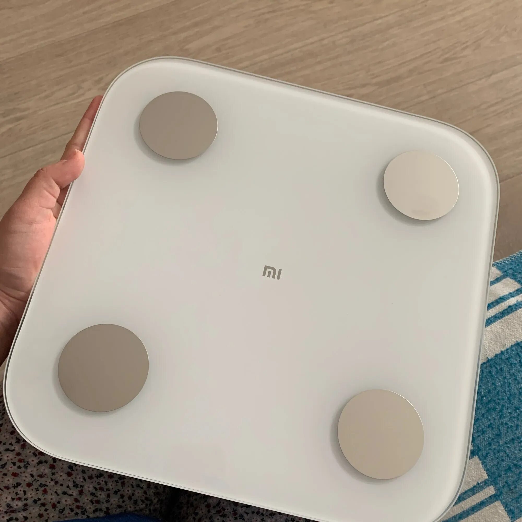 Xiaomi весы 666. Весы xiaomi показывают l. Zoomer весы xiaomi. 01г. Весы xiaomi показывают l.