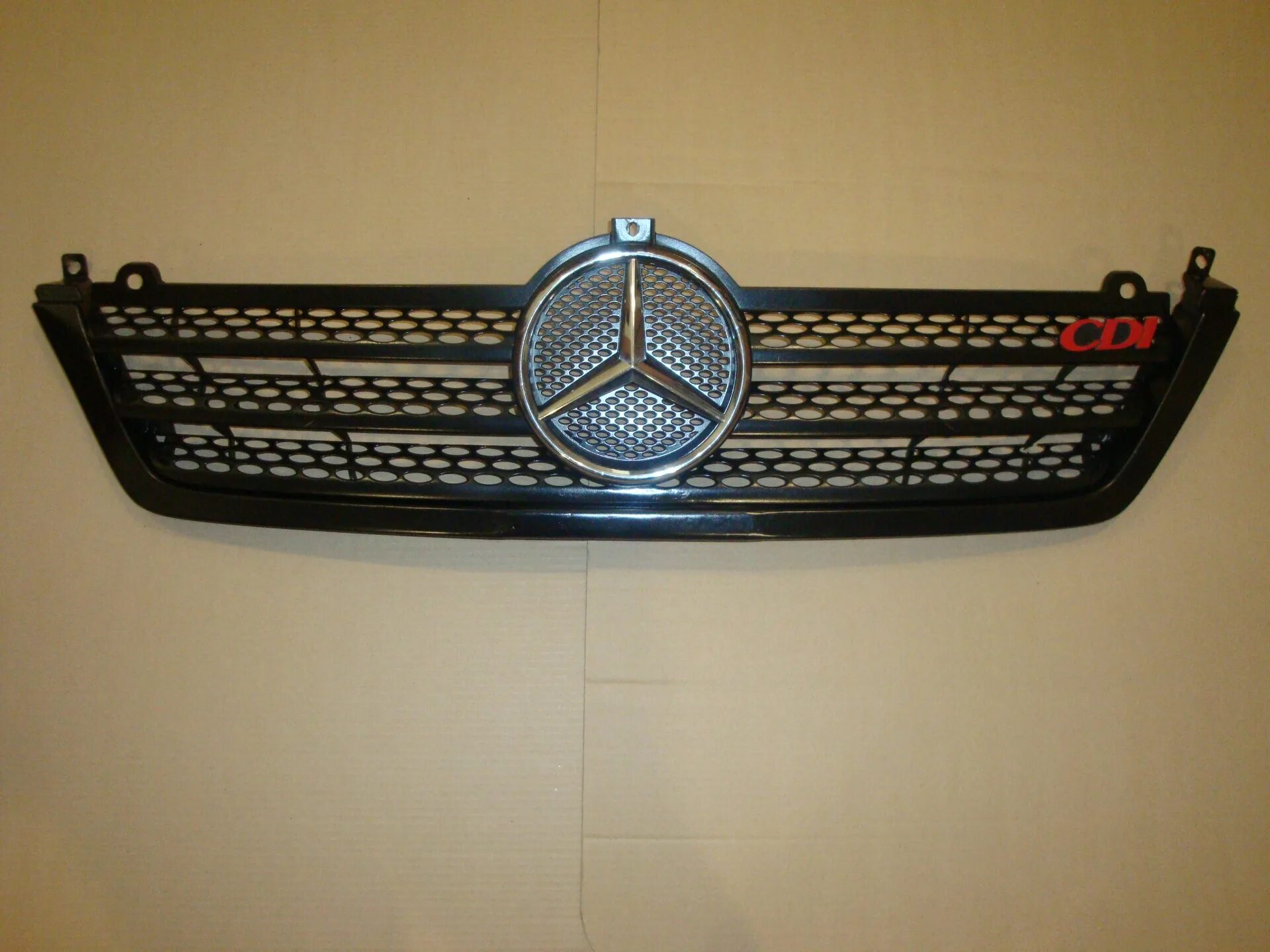 Решетка радиатора\мерседес sprinter cntkjrc. Решетка радиатора спринтер a9018800085. Решетка радиатора спринтер 909. Решетка радиатора спринтер. Решетка радиатора спринтер 901.