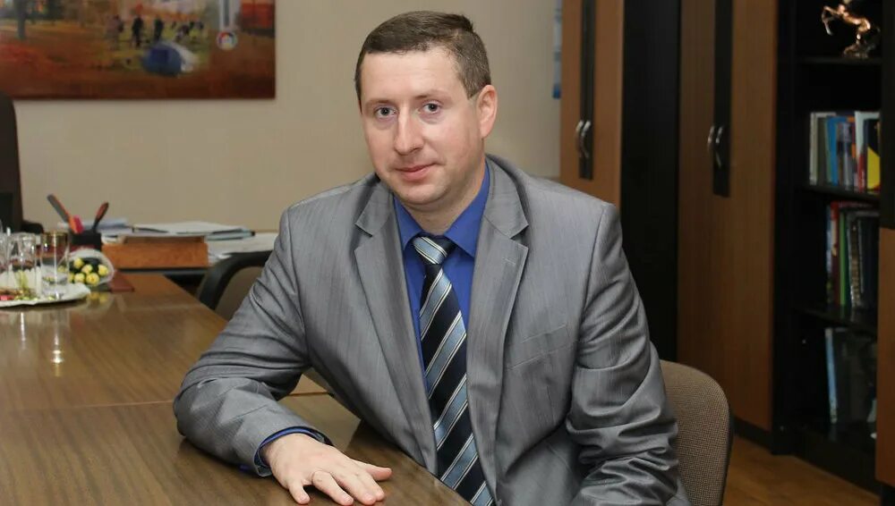 Лицей номер 1 директор. Лицей 1 брянск директор. лицей 1 пушкина брянск.