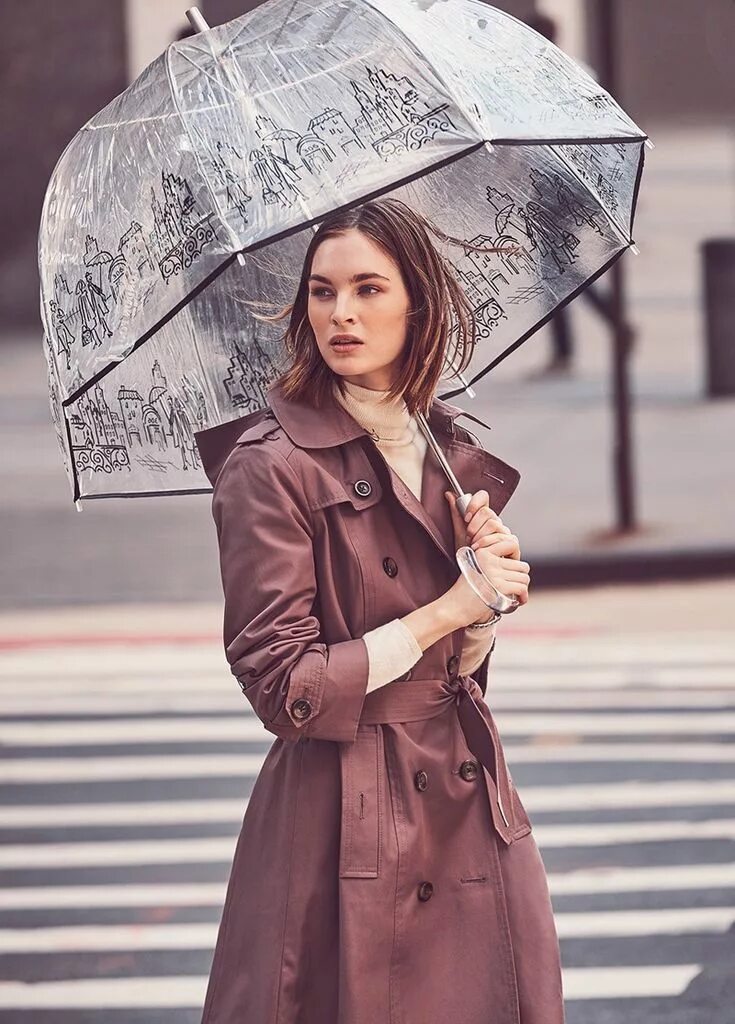 Дождливая мода. Девушка под дождем. Дождливая мода. Вечерний наряд в дождливую погоду. Платье из дождя.