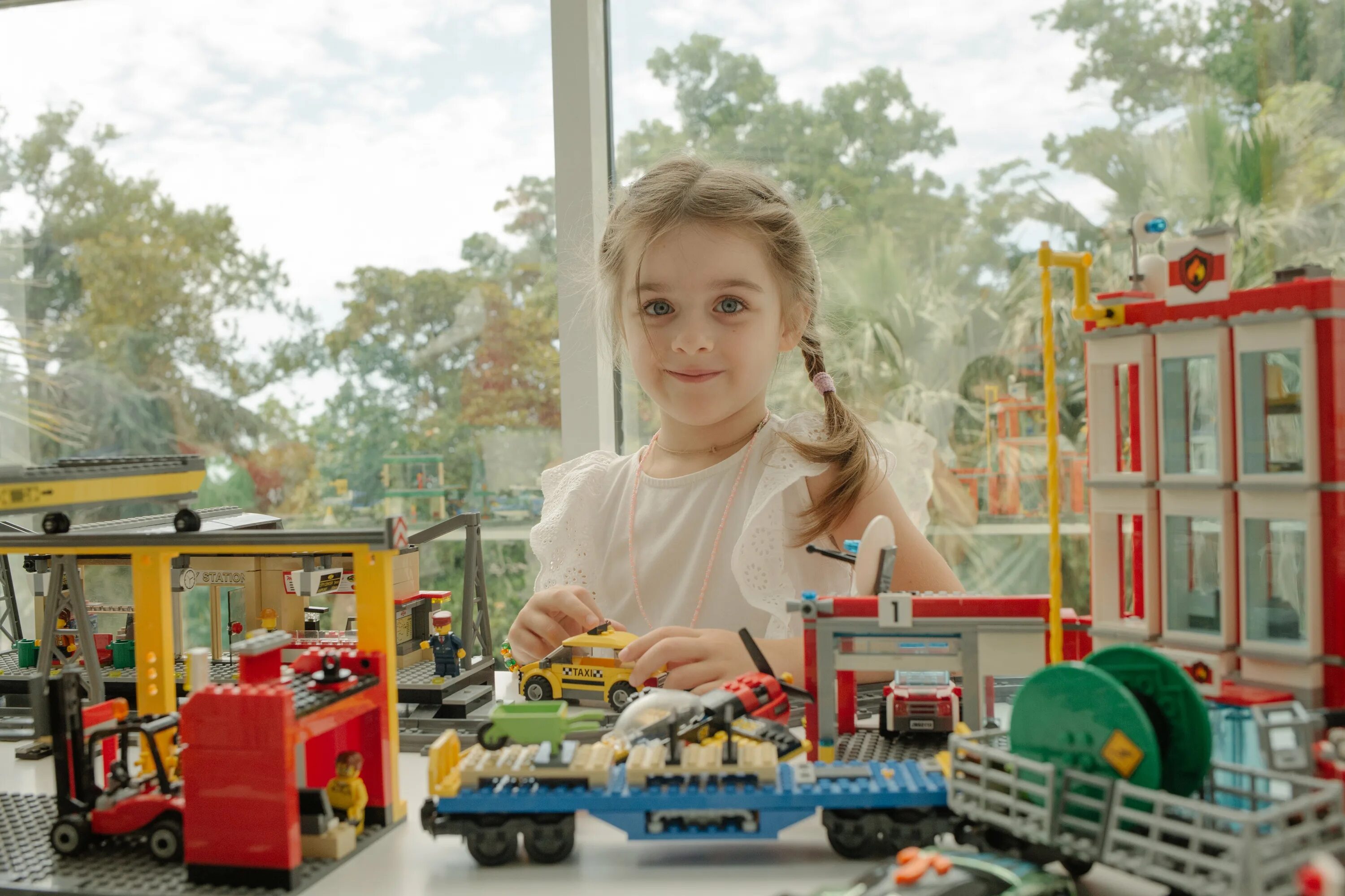 Инклюзия в детском театре. Сочи с детьми. Центр раннего физического развития. Сочи с детьми. Согласие в школу.