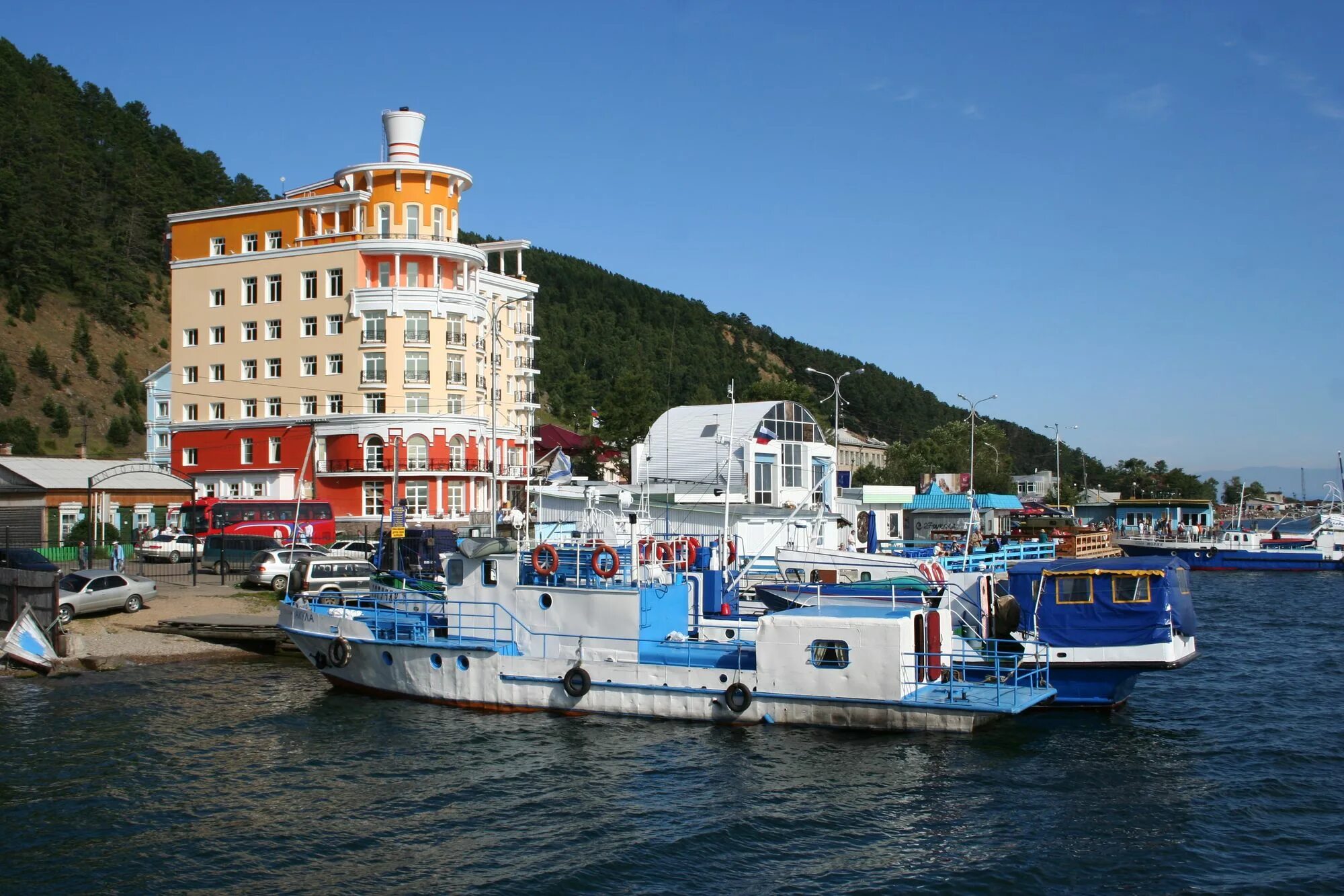 Маяк иркутск листвянка. Листвянка байкал гостиница маяк. Маяк иркутск листвянка. Маяк иркутск листвянка. Гостиница маяк иркутск.