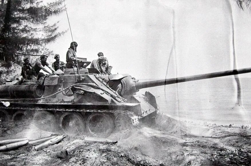 В і в с то. В і в с то. Подбитая су-122. В і в с то. Су-85 в годы вов.