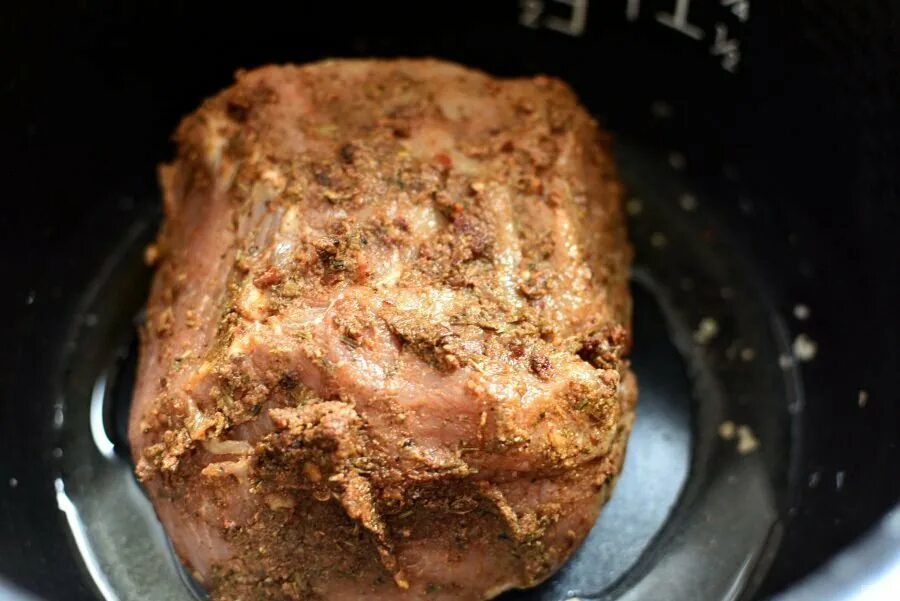 Рецепты из свинины в мультиварке редмонд. Мясо в мультиварке. запечь мясо в мультиварке. свинина в мультиварке. свинина в мультиварке куском.
