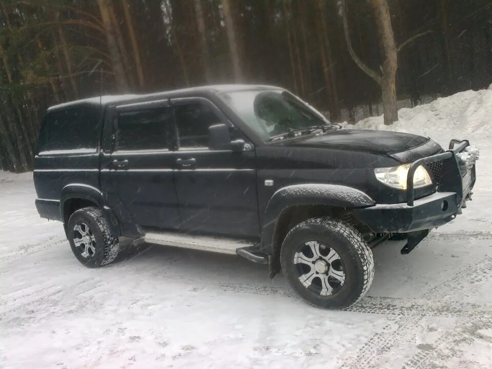 Уаз патриот пикап r16. Уаз пикап на 18 дисках. 285/75 r16 на уаз патриот. Диск уаз пикап. Черный уаз патриот колеса р18.