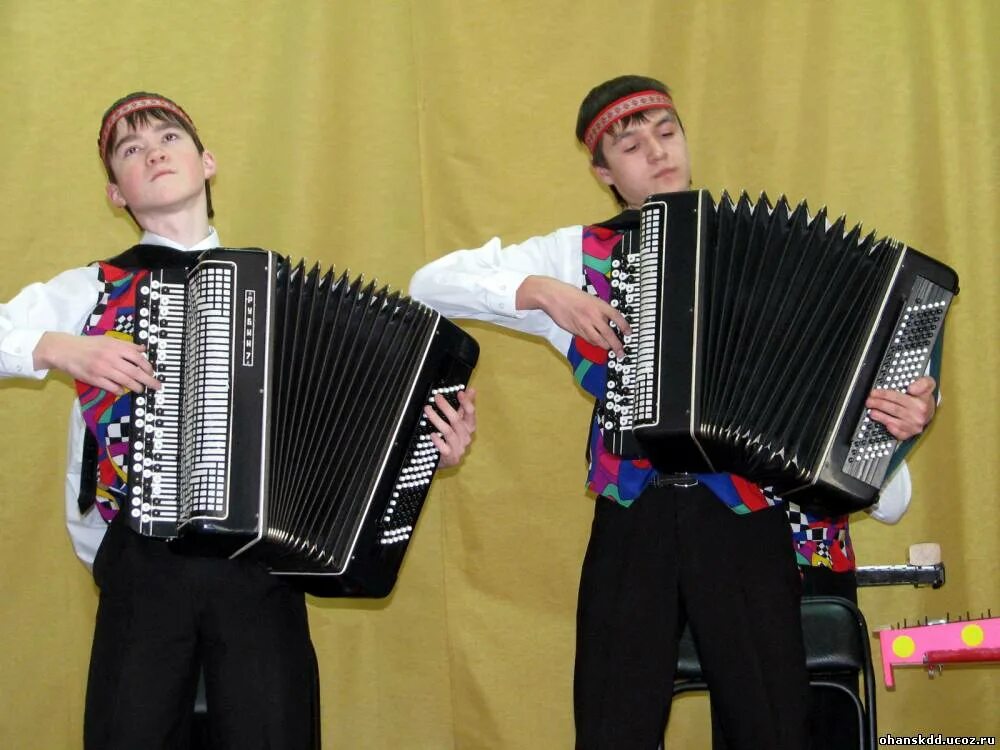 Владимир тарасов фото. Баянист пермь. Алексей попов баянист воронежская филармония. Баянист пермь. Баянист пермь.