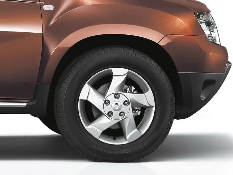 Диски дастер 4 4. Диски рено дастер размер 16 литые. Renault duster диски r16. Черные диски renault duster. Renault duster dakar диски.